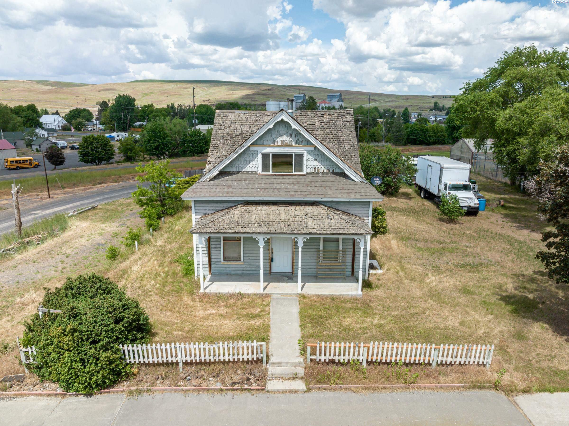 Property Photo:  620 E Booth Ave  WA 99371 