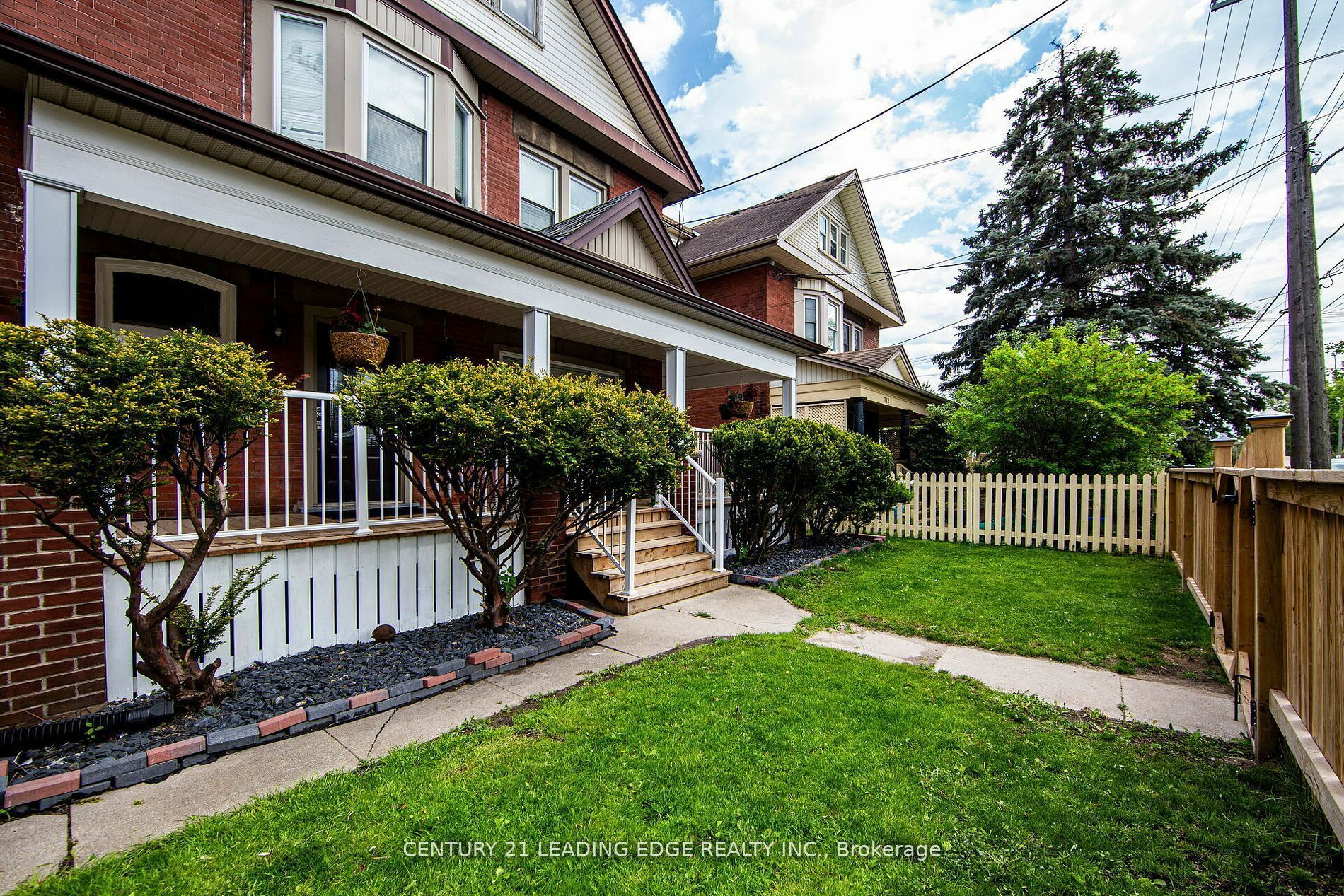 Property Photo:  214 Aylmer St  ON K9J 3K4 