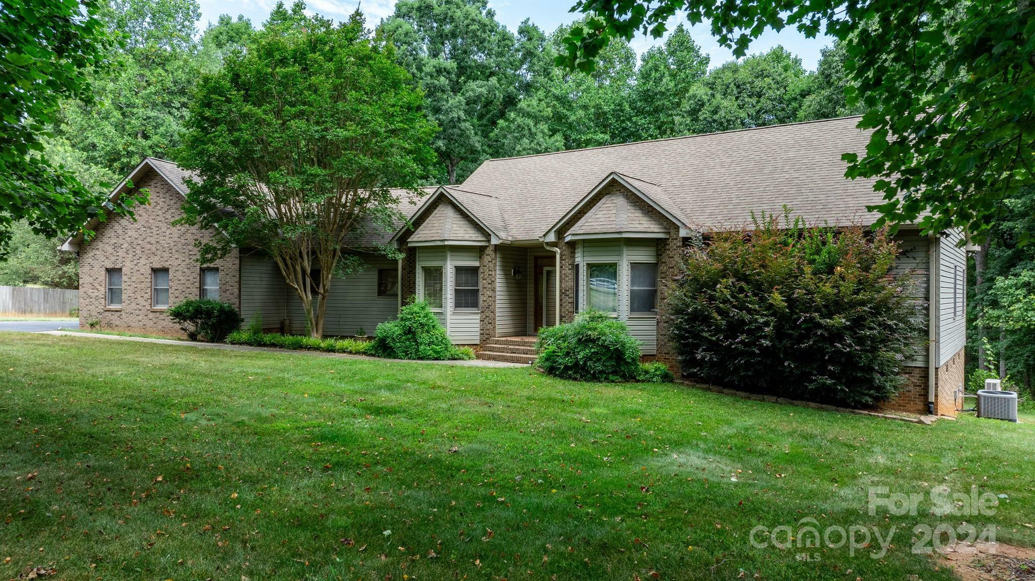 Property Photo:  5278 Limestone Drive  NC 28609 