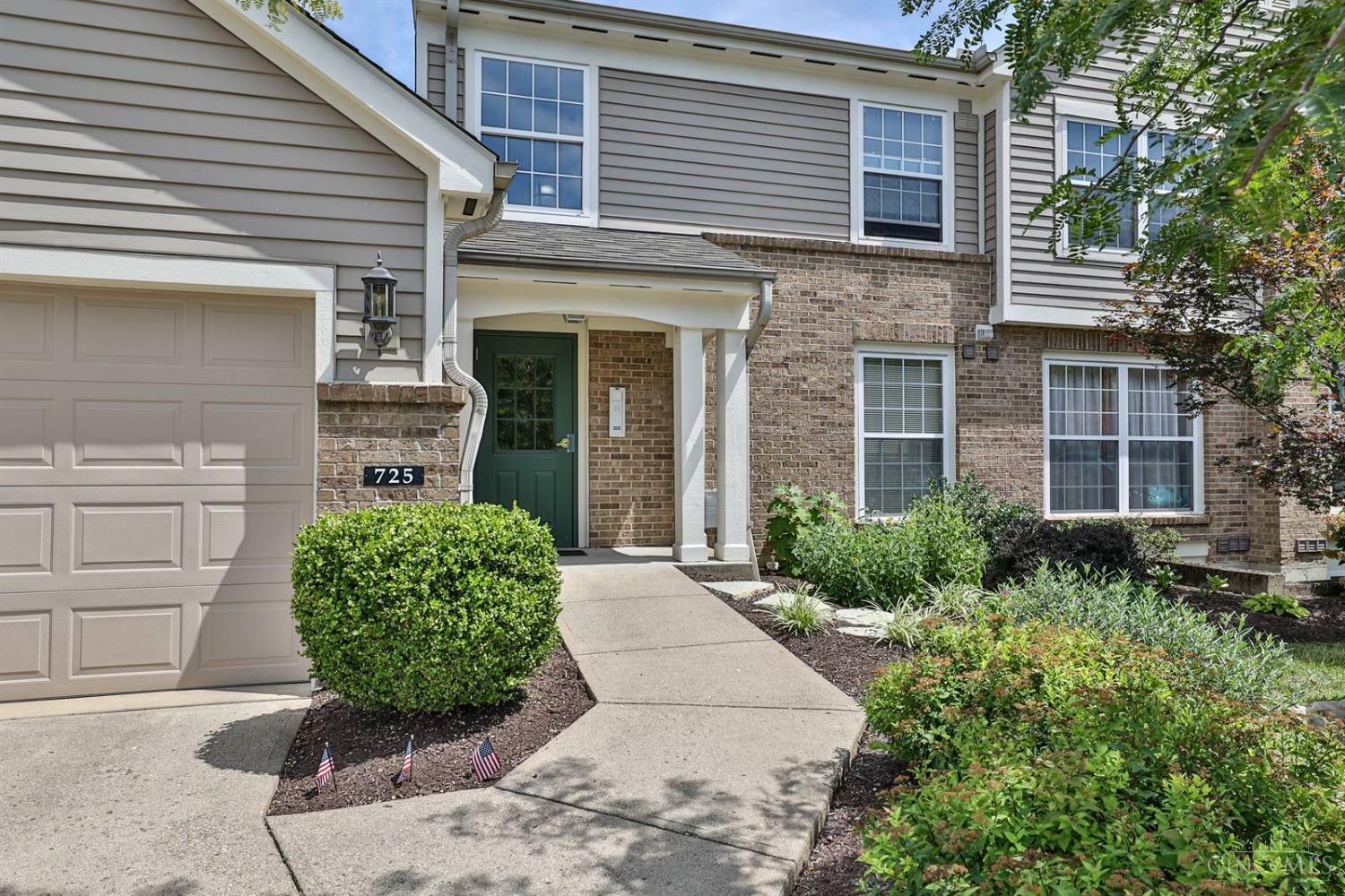 Property Photo:  725 Castlegate Lane  OH 45231 