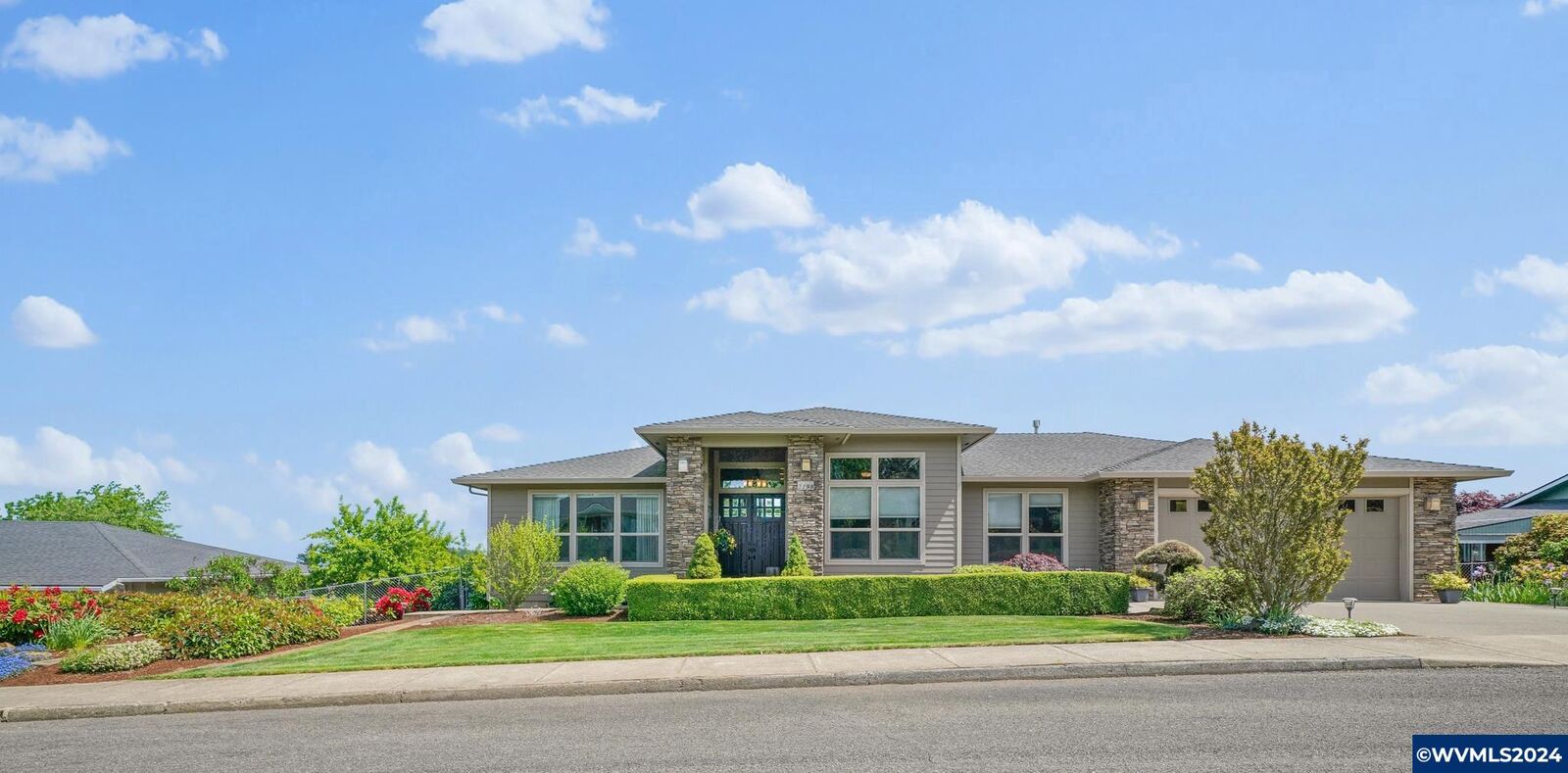 Property Photo: 2198 37th Av OR 97304