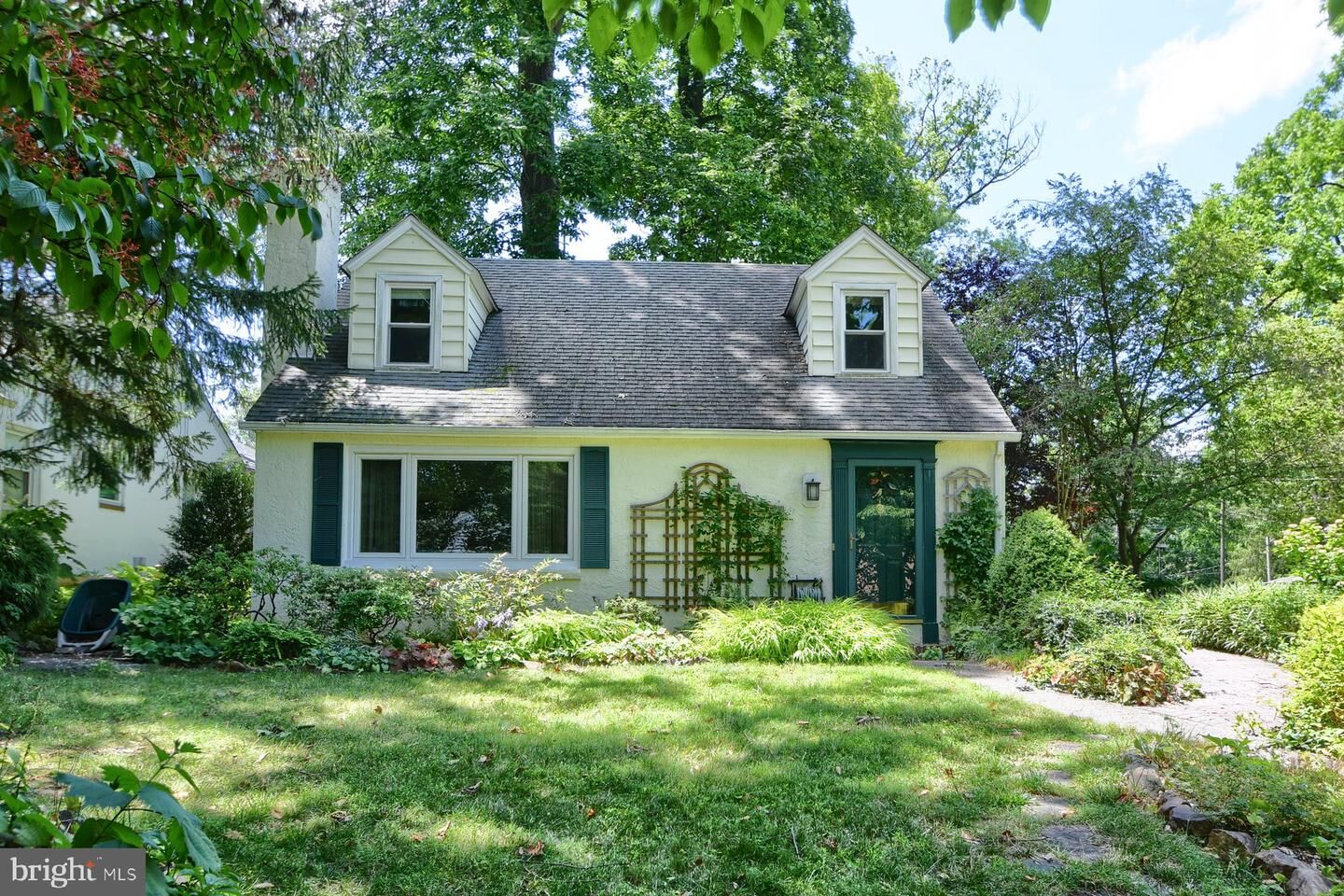 Property Photo: 3546 Winding Way PA 19073