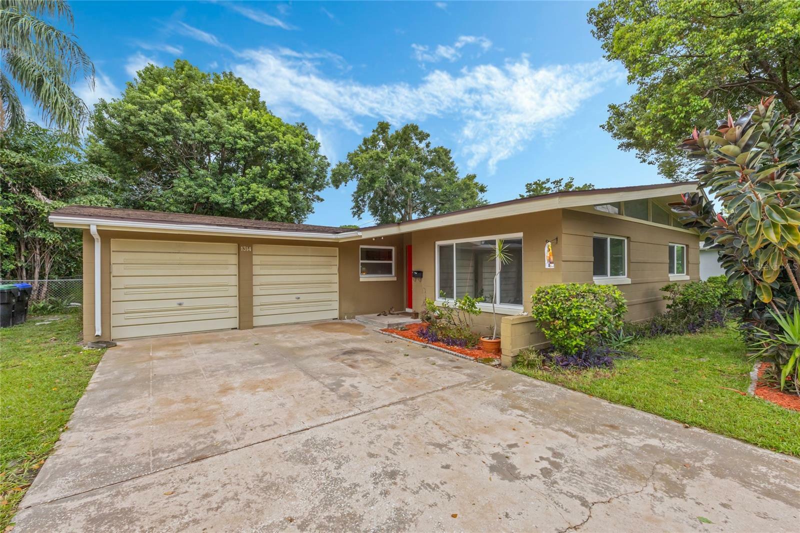 Property Photo: 1314 Henry Balch Drive FL 32810