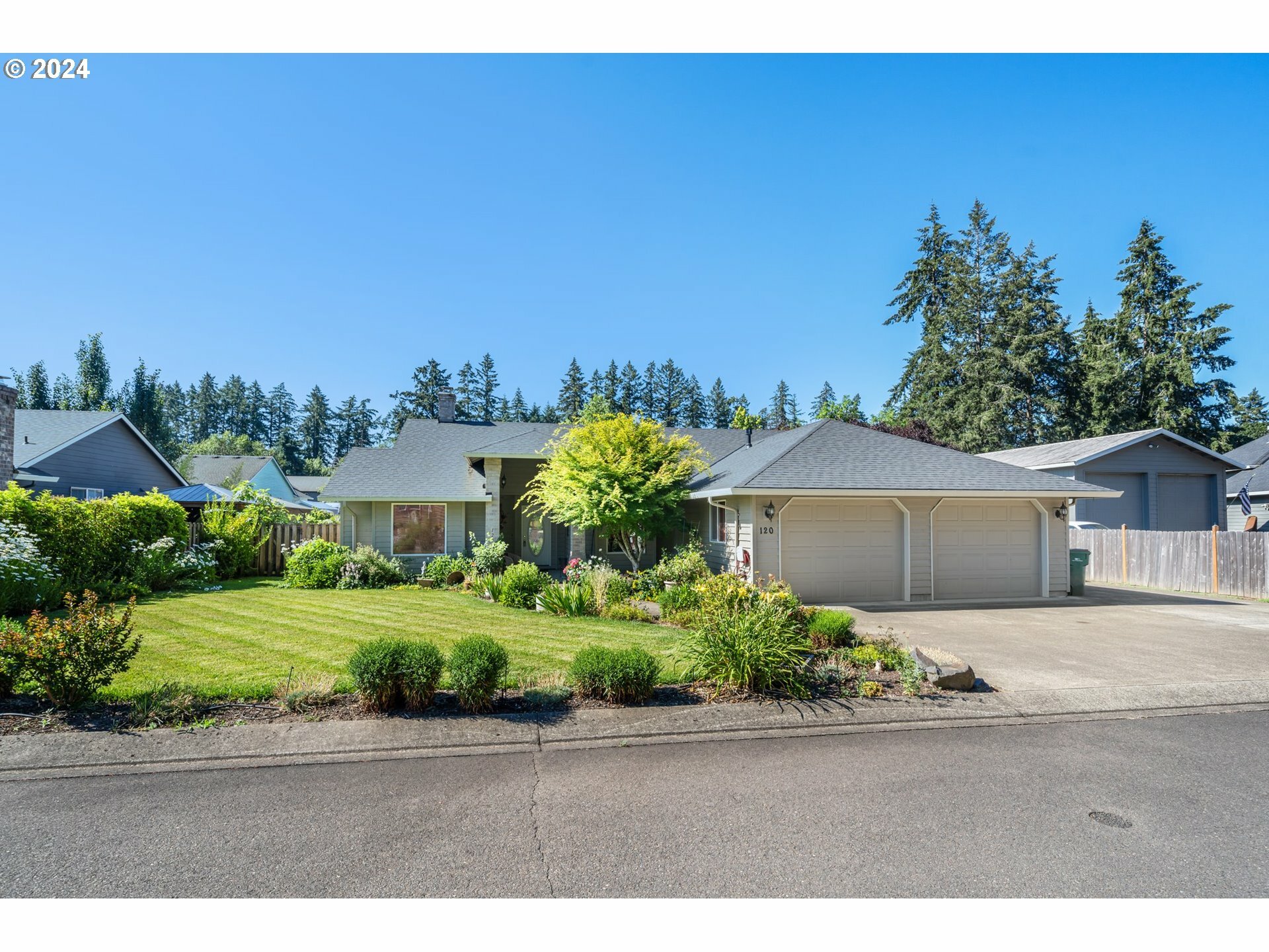 120 W Nicholas Way  Newberg OR 97132 photo