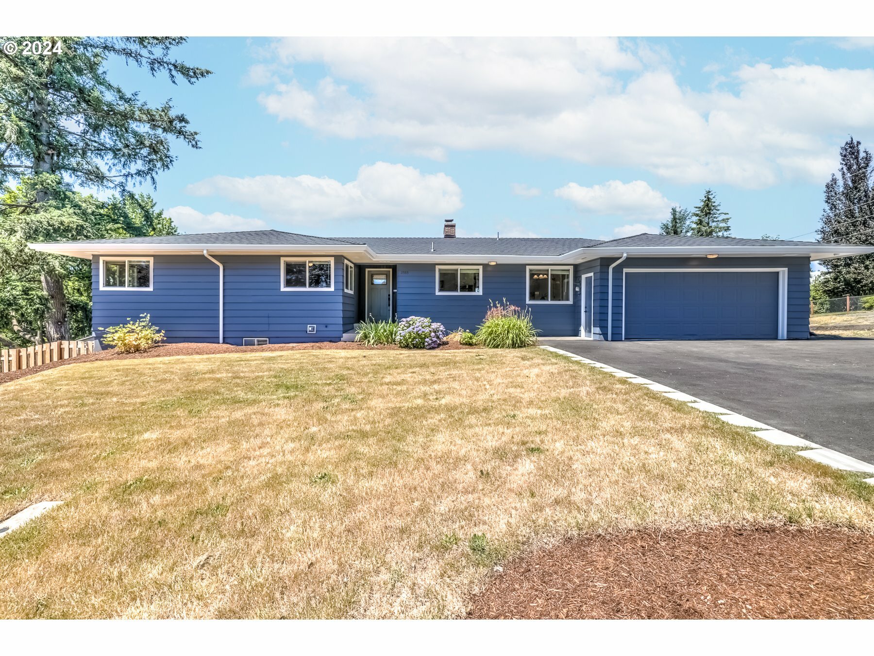 Property Photo: 2585 NW 111th Ave OR 97229