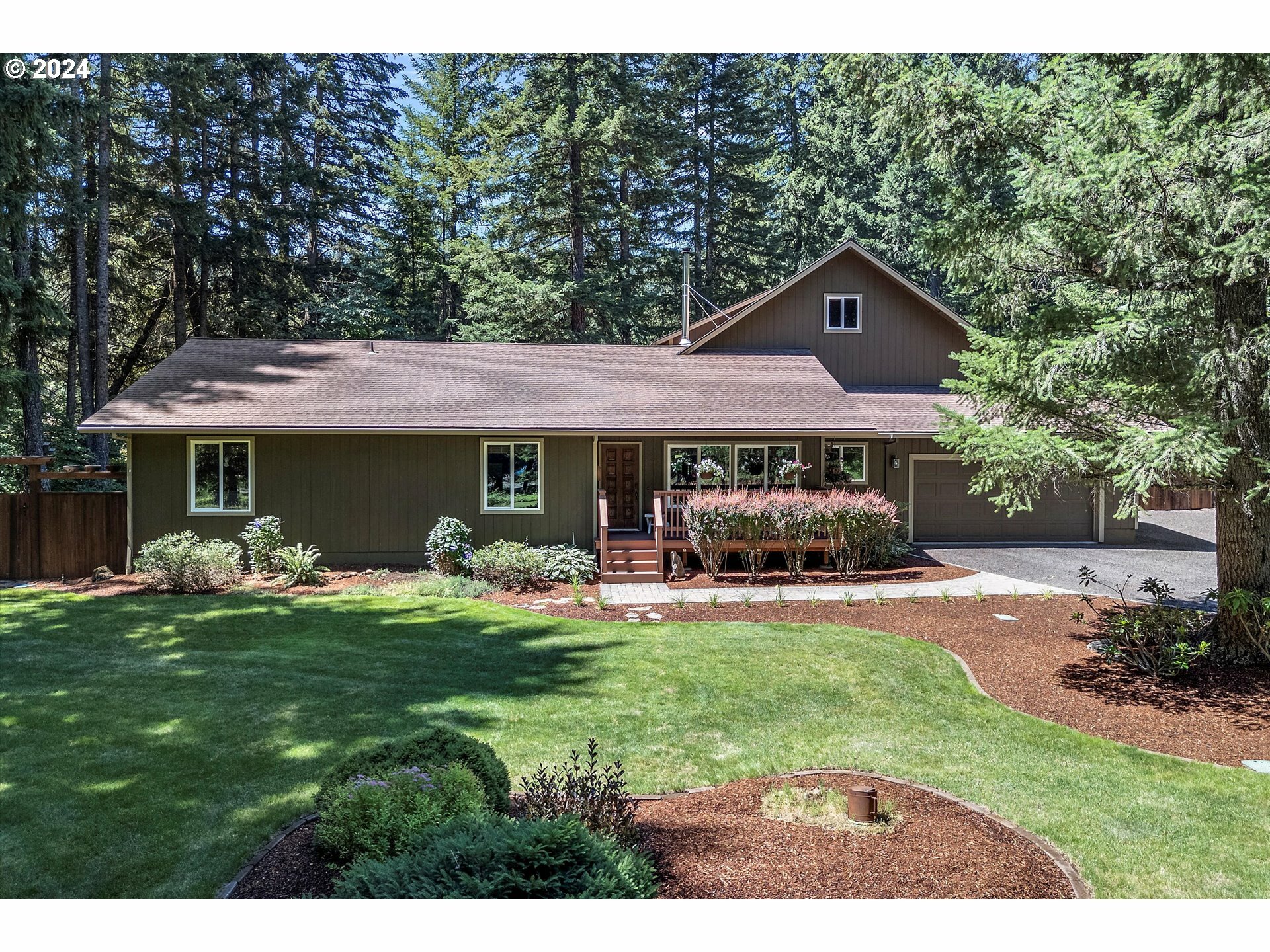 4 Bo Ln  White Salmon WA 98672 photo