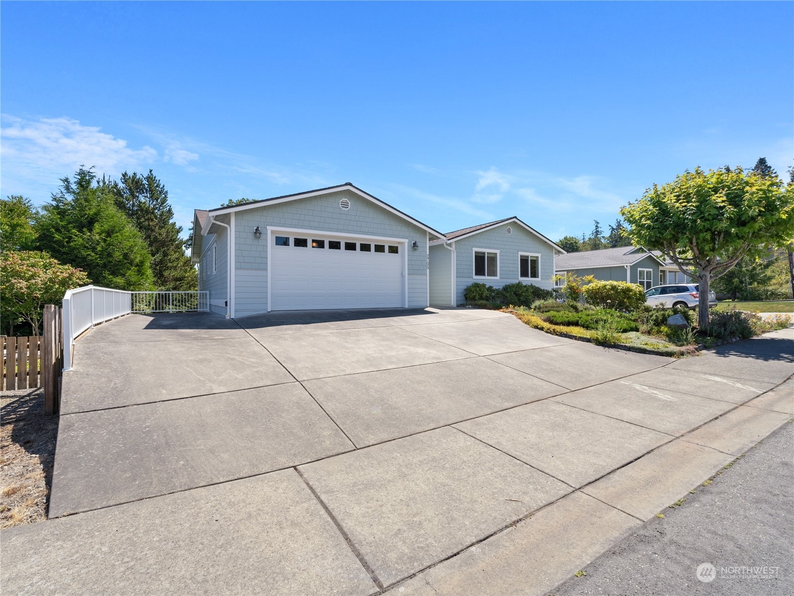 Property Photo:  2705 H Avenue  WA 98221 