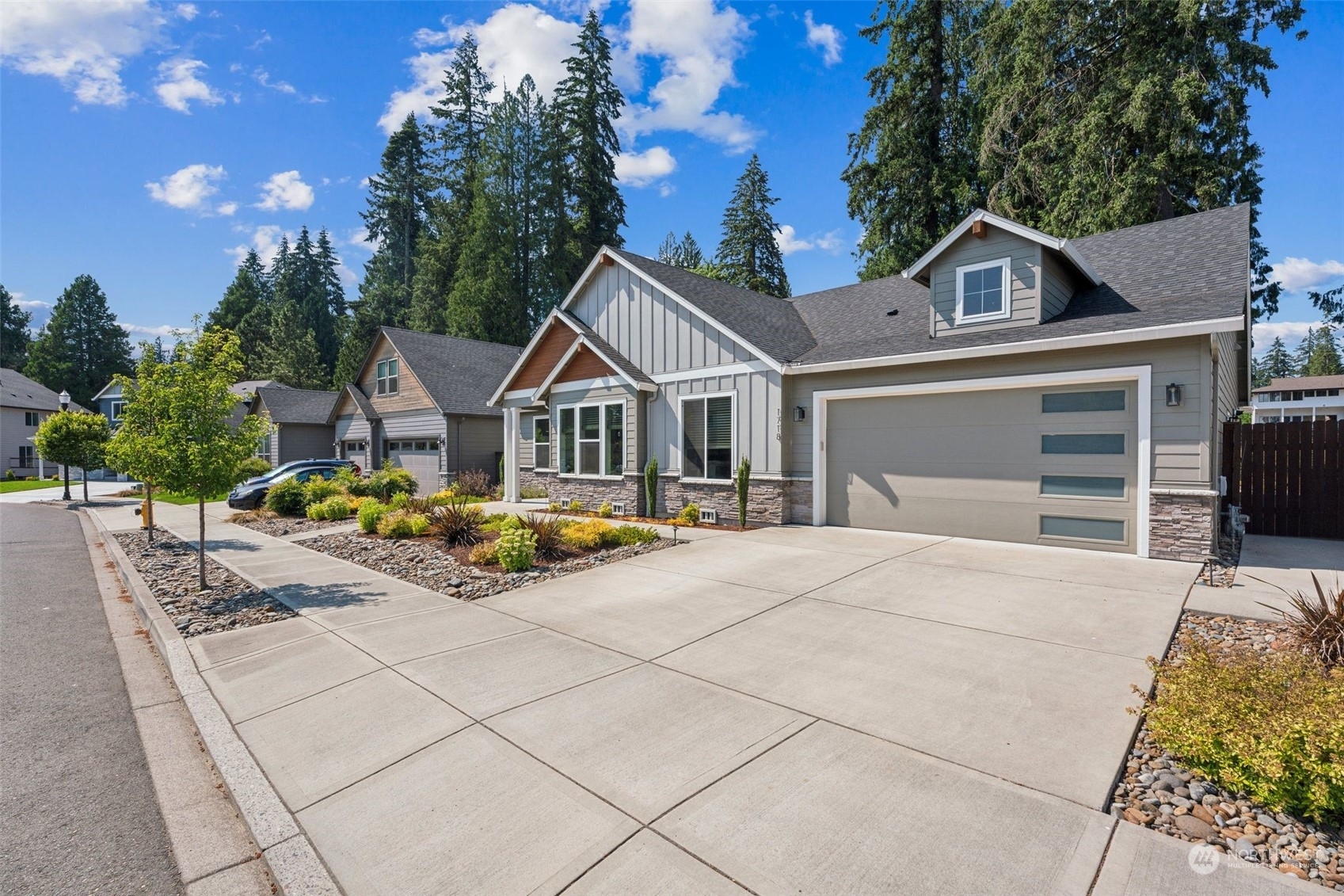 Property Photo:  1718 SE 40th Street  WA 98606 