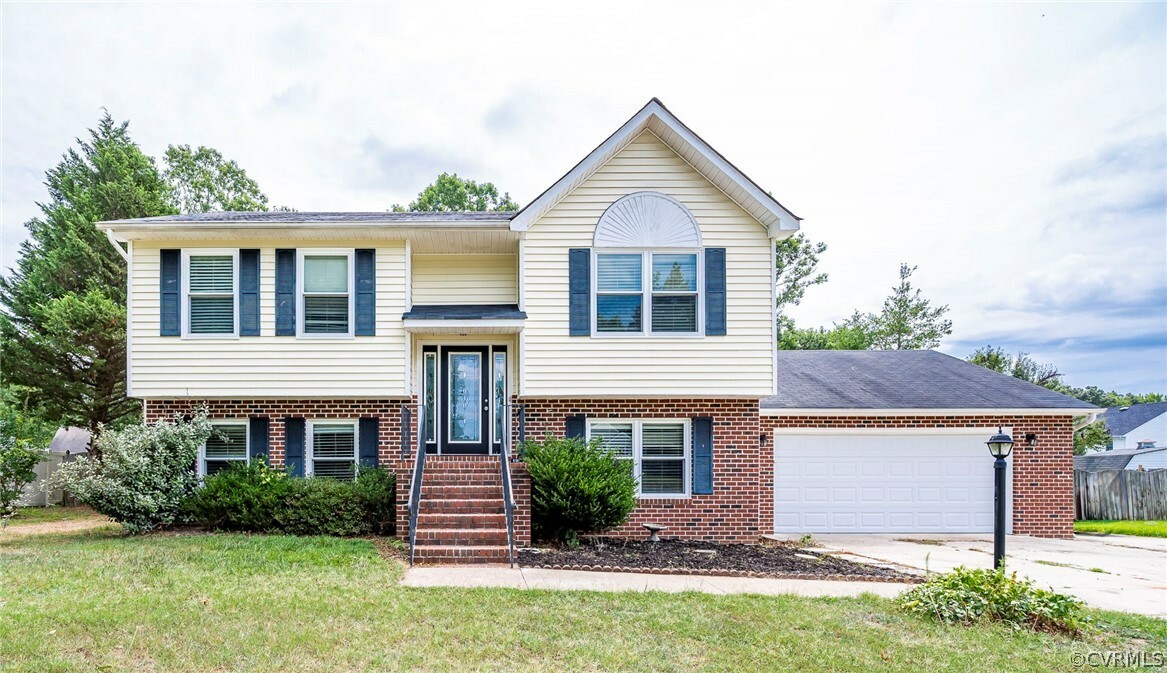 Property Photo:  5604 Silver Fox Lane  VA 23875 