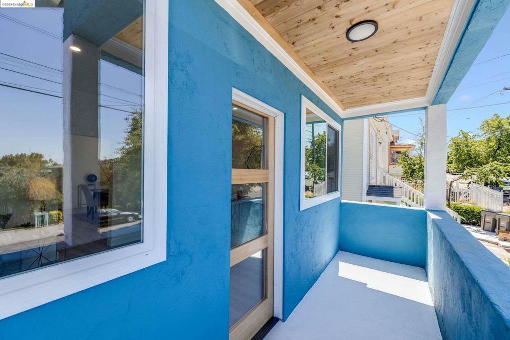 Property Photo:  1948 E 25th St  CA 94606 