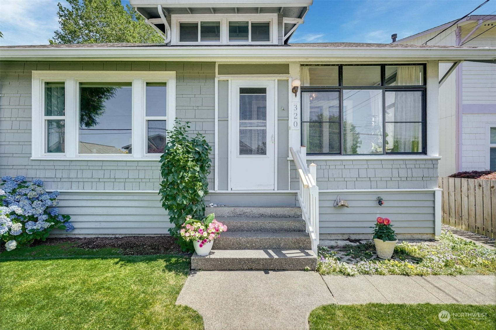 Property Photo:  320 Meadow Avenue N  WA 98057 