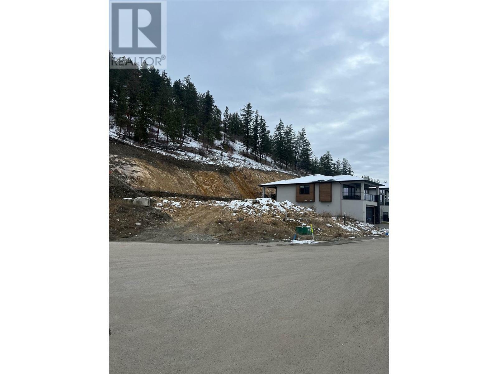 1253 Lone Pine Drive  Kelowna BC V1P 1M7 photo