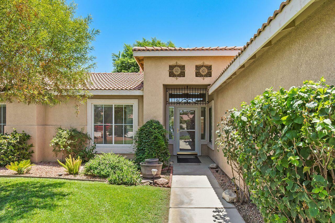 Property Photo:  81157 La Reina Circle  CA 92201 