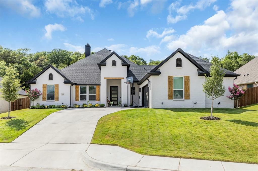 Property Photo: 1233 Valley Ridge Drive TX 76087