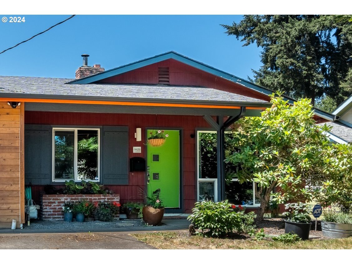 Property Photo: 9425 N Fairhaven Ave OR 97203