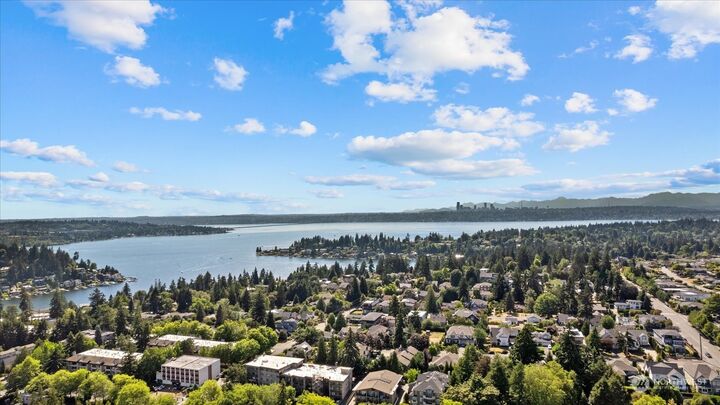 Property Photo:  838  103rd Avenue NE 1407  WA 98004 