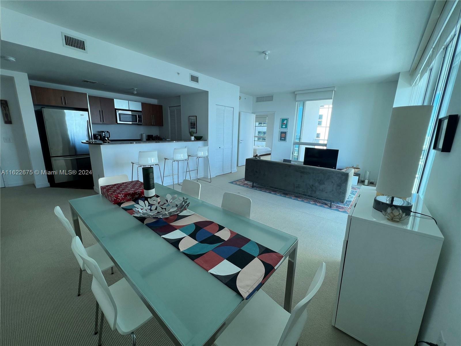 Property Photo:  300 S Biscayne Blvd 2716  FL 33131 