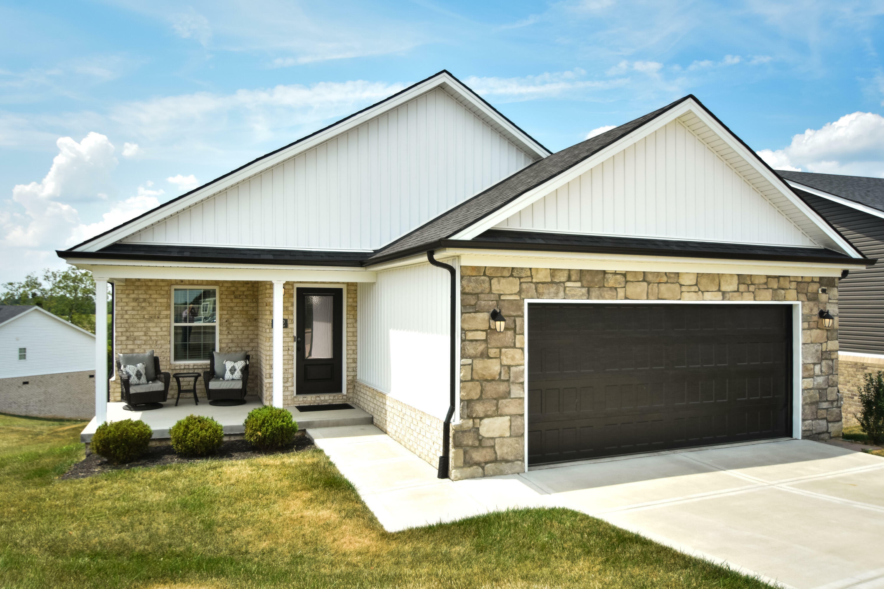 Property Photo: 412 Windemere Way KY 40475