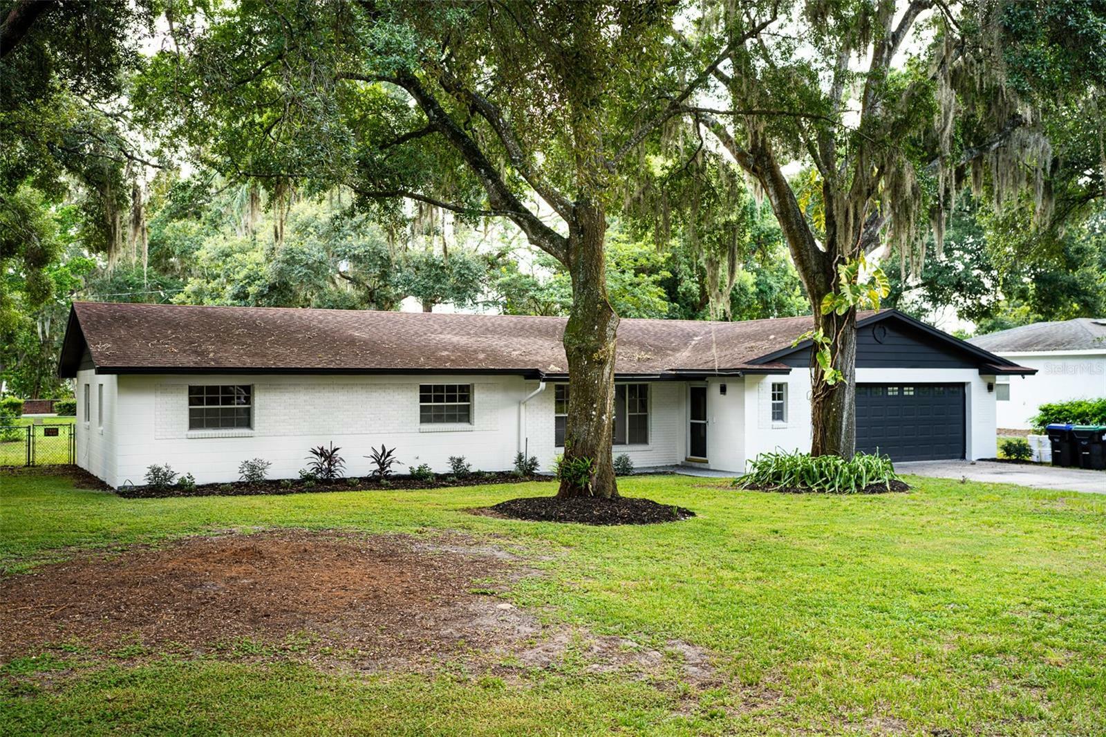 Property Photo: 2655 Ashville Street FL 32818