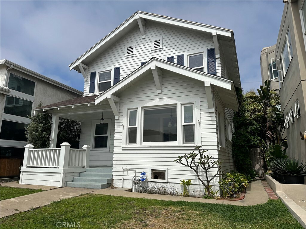 Property Photo:  108 Highland Avenue  CA 90266 