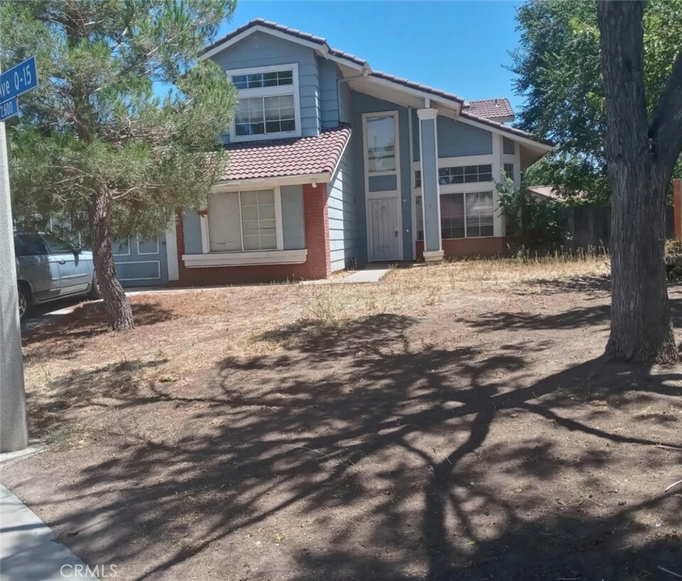 Property Photo:  2648 E Avenue Q15  CA 93550 