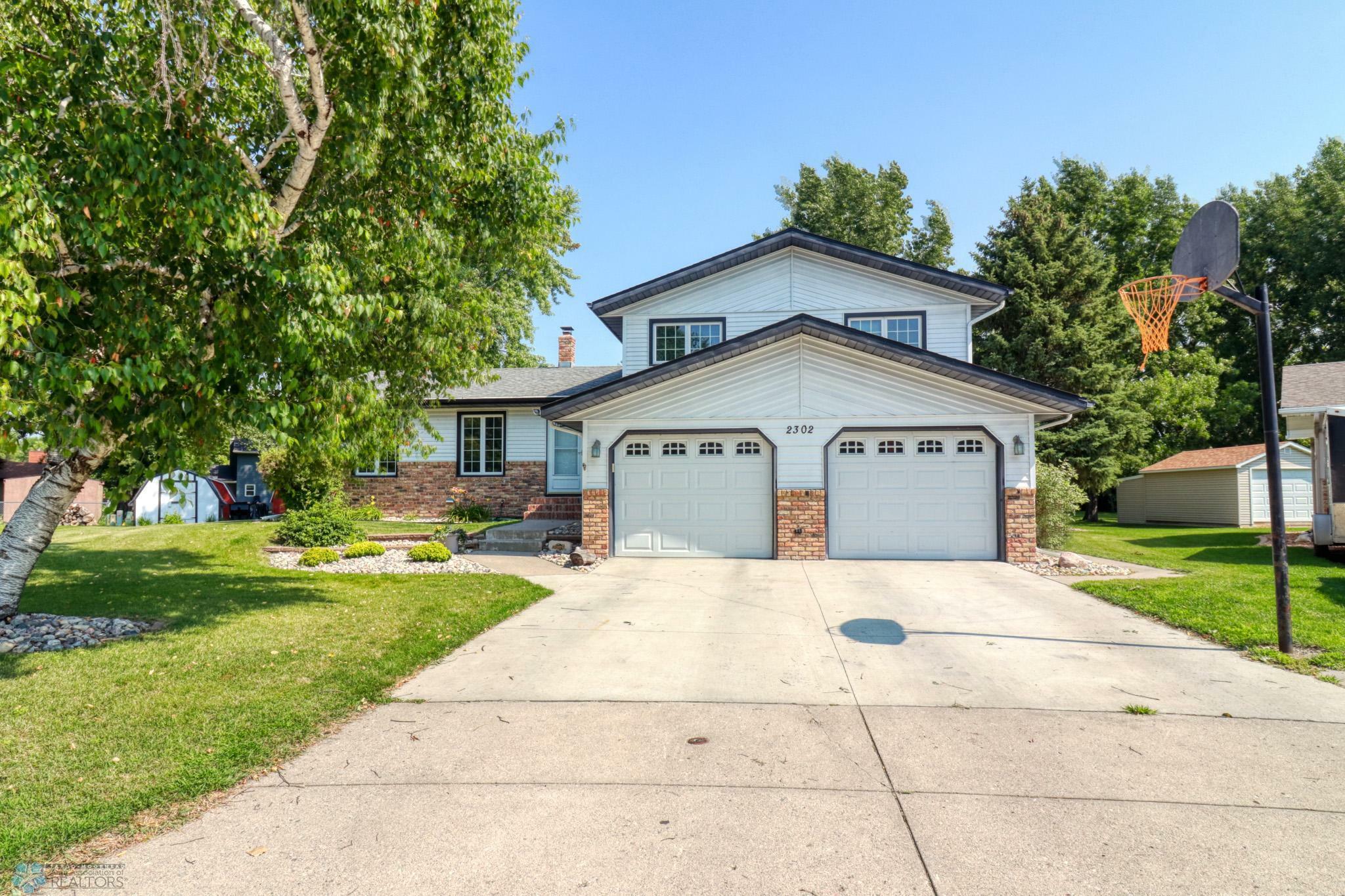 Property Photo:  2302 Chancery Street S  MN 56560 