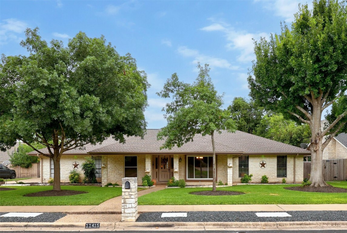 Property Photo: 11415 Dosshills Drive TX 78750