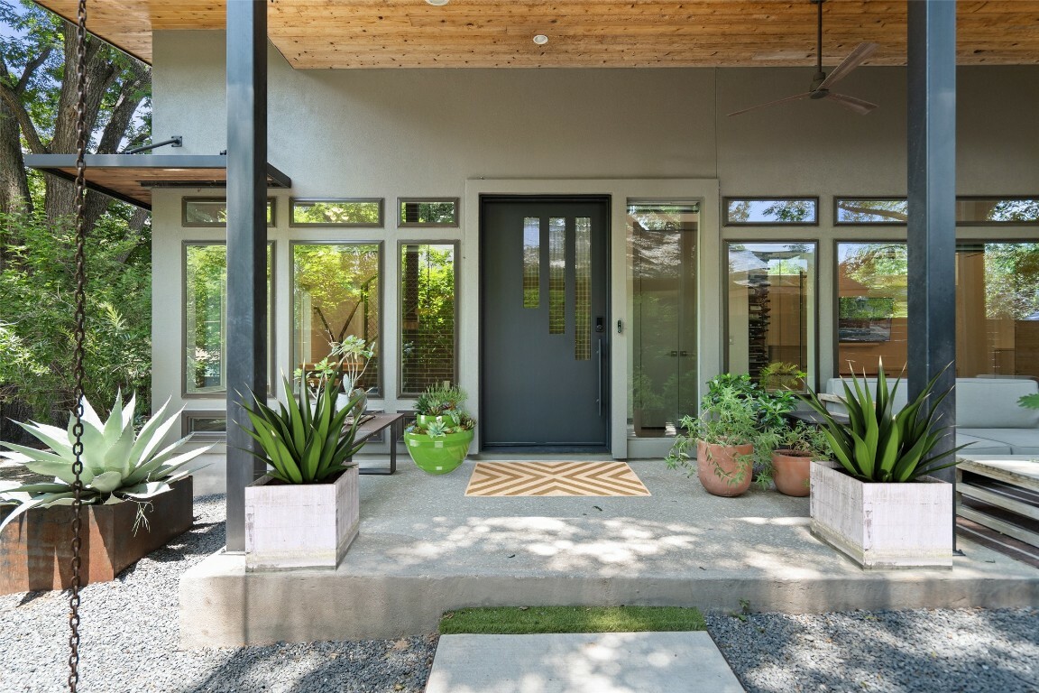 Property Photo: 1602 Garden Street TX 78702