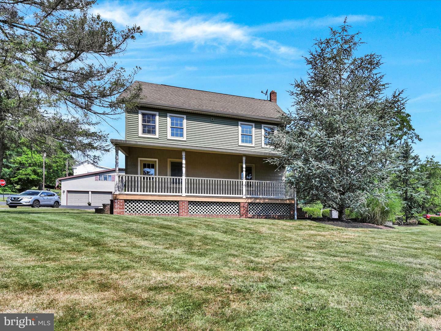 Property Photo:  35 W Elk Lane  PA 17901 