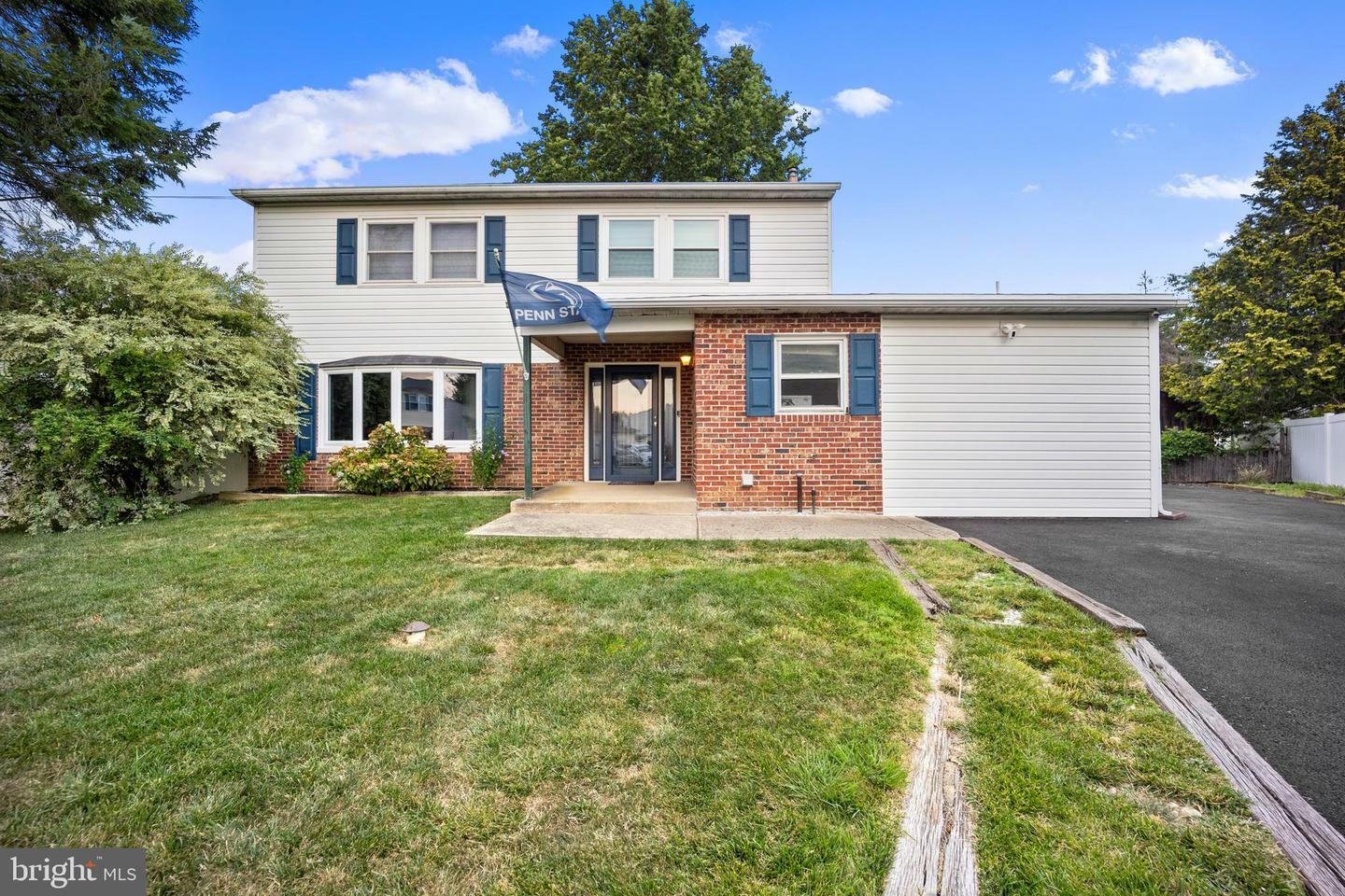 Property Photo:  857 Clay Avenue  PA 19047 