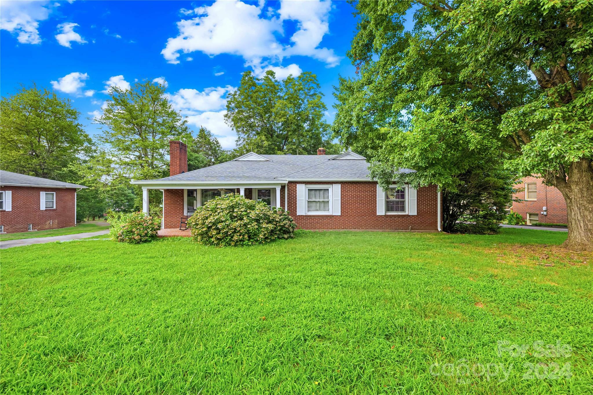 Property Photo:  500 Jackson Street  NC 28083 