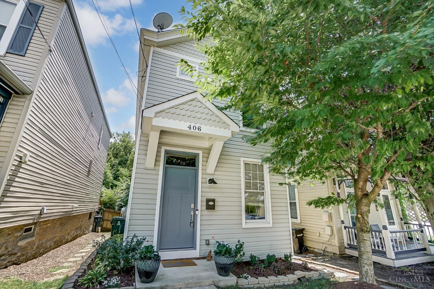 Property Photo:  406 Stanley Avenue  OH 45226 