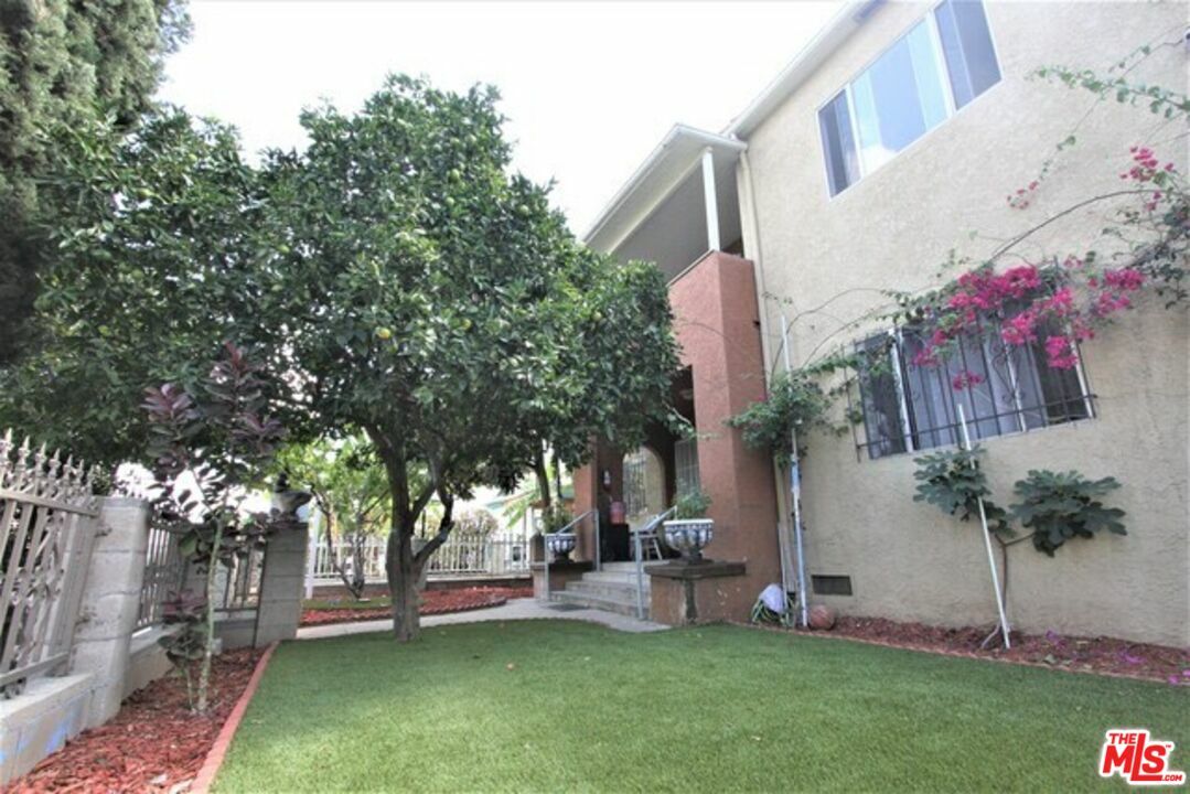 Property Photo:  5418 Lemon Grove Ave  CA 90038 