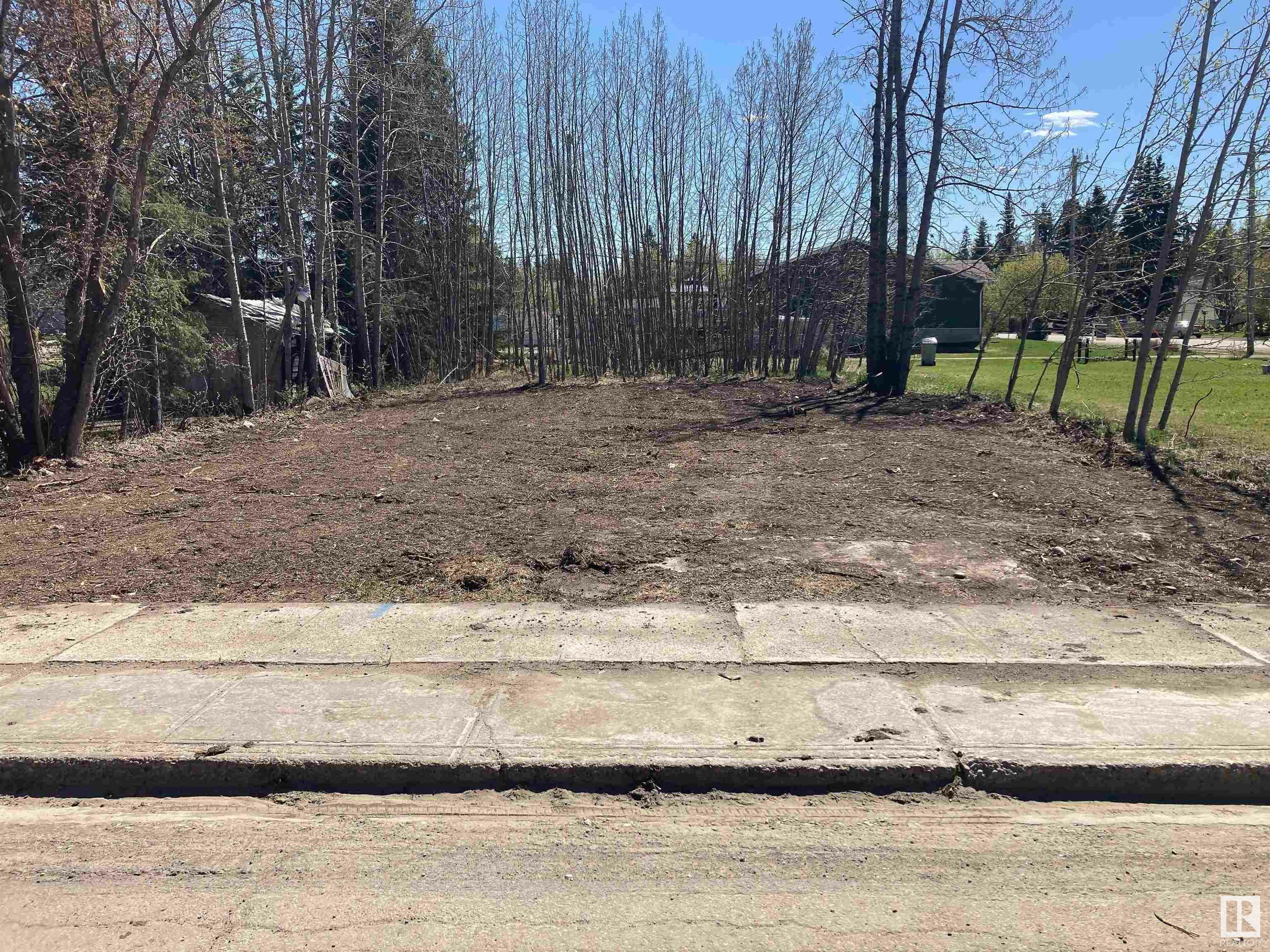 Property Photo:  5121 50 Avenue  AB T0E 0S0 