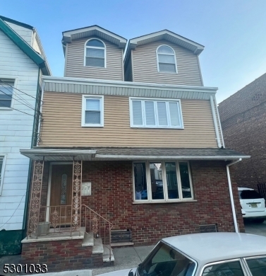 Property Photo:  366 Walnut St  NJ 07105 