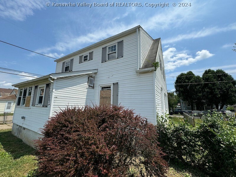 Property Photo:  701 Holley Street  WV 25177 