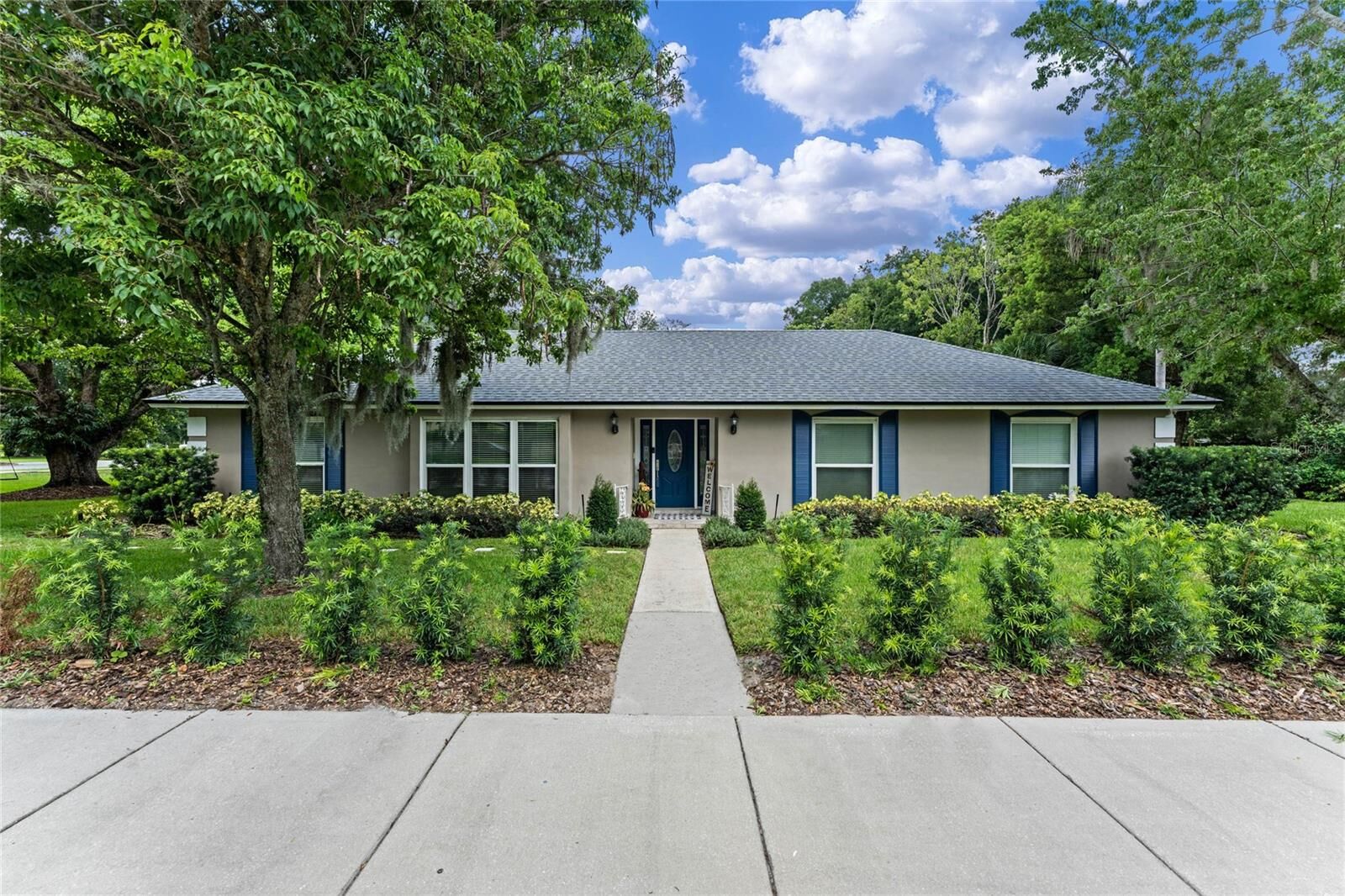 Property Photo: 905 Tuskawilla Road FL 32708