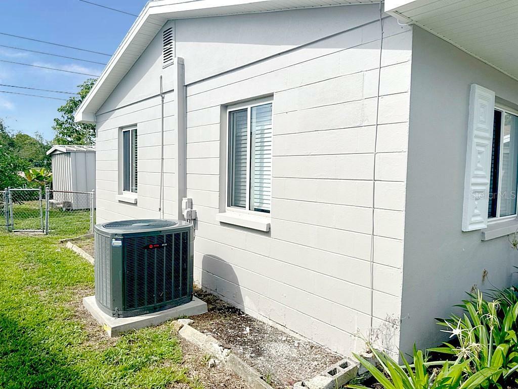 Property Photo:  1735 Lakewood Drive S  FL 33712 