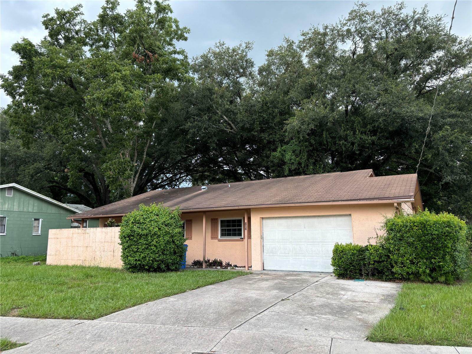 Property Photo:  514 Donna Drive  FL 33510 