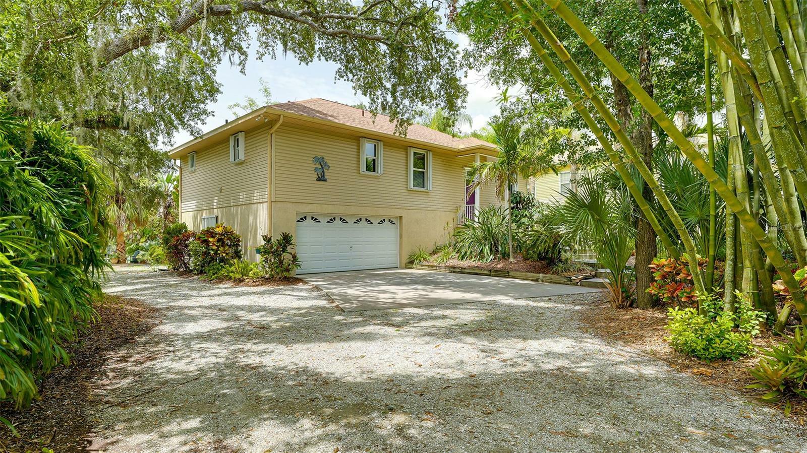 Property Photo:  930 Mill Creek Road  FL 34212 