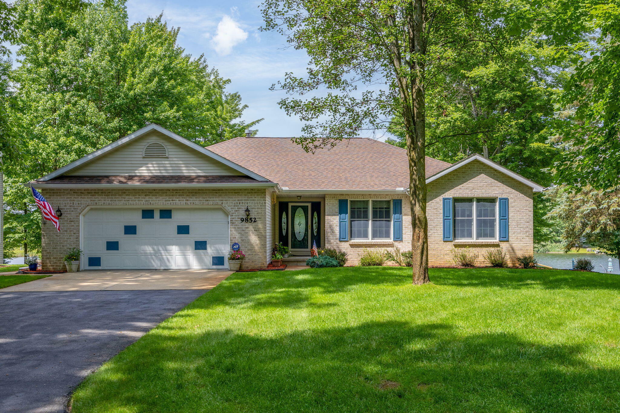 Property Photo:  9852 Fawn Lake Drive  MI 49346 