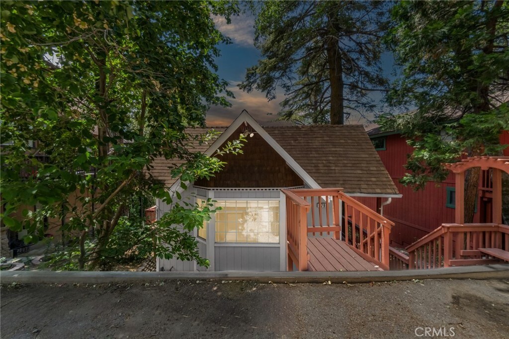 Property Photo:  779 W Victoria Court  CA 92352 