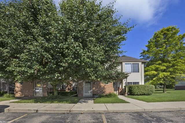 Property Photo: 41027 Rose Lane MI 48036