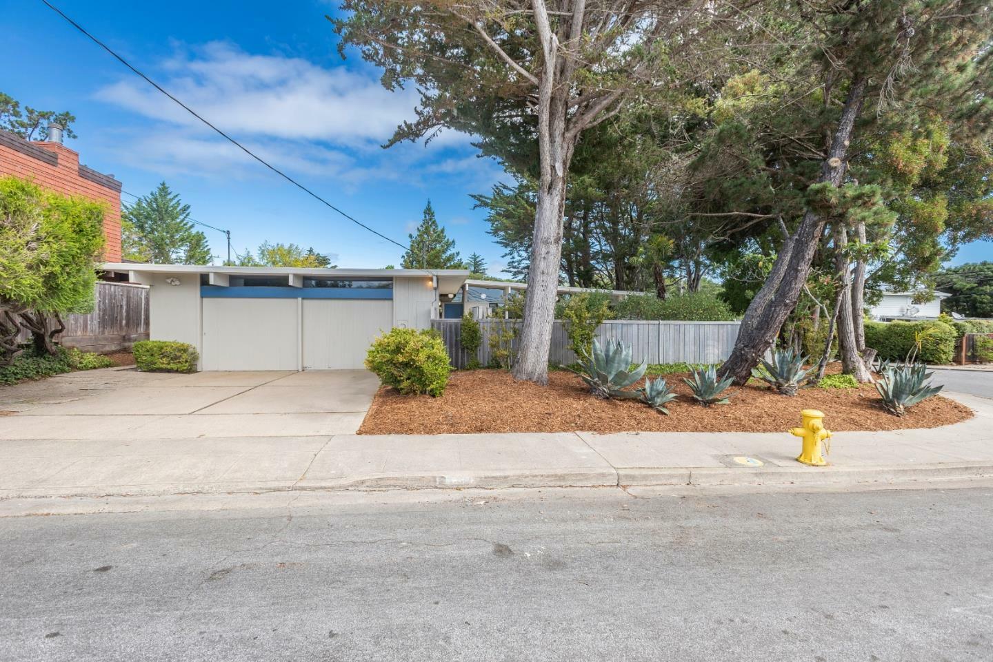 Property Photo:  2220 Allegheny Way  CA 94402 