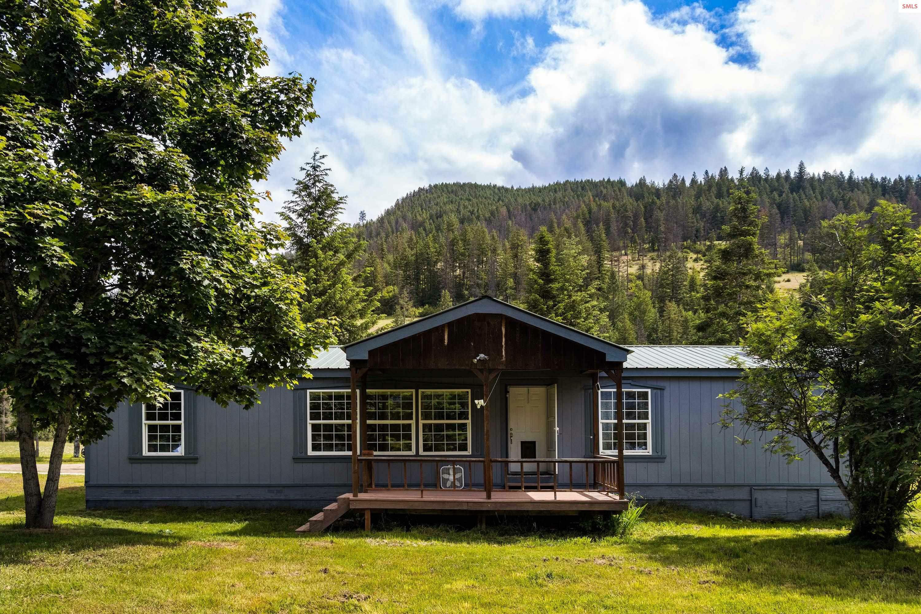 Property Photo:  100 Lightning Creek Road  ID 83811 