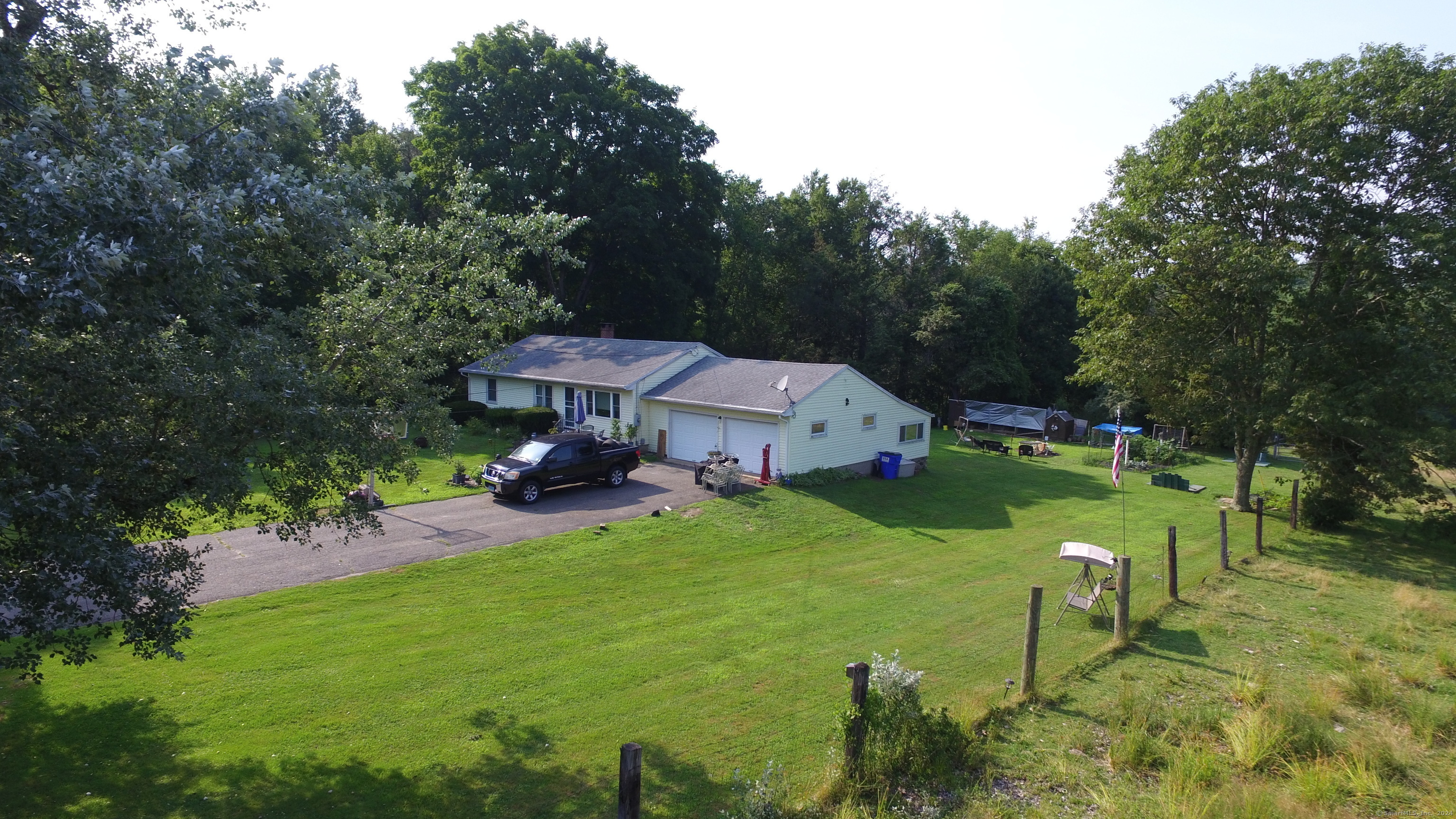 Property Photo:  130 Gillette Road  CT 06057 