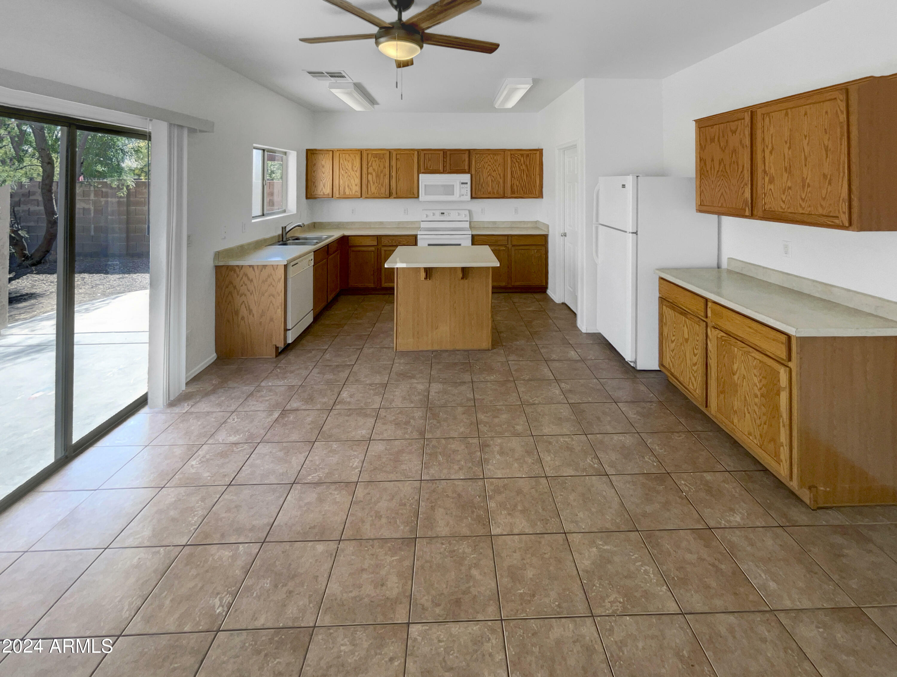 Property Photo:  363 E Saddle Way  AZ 85143 