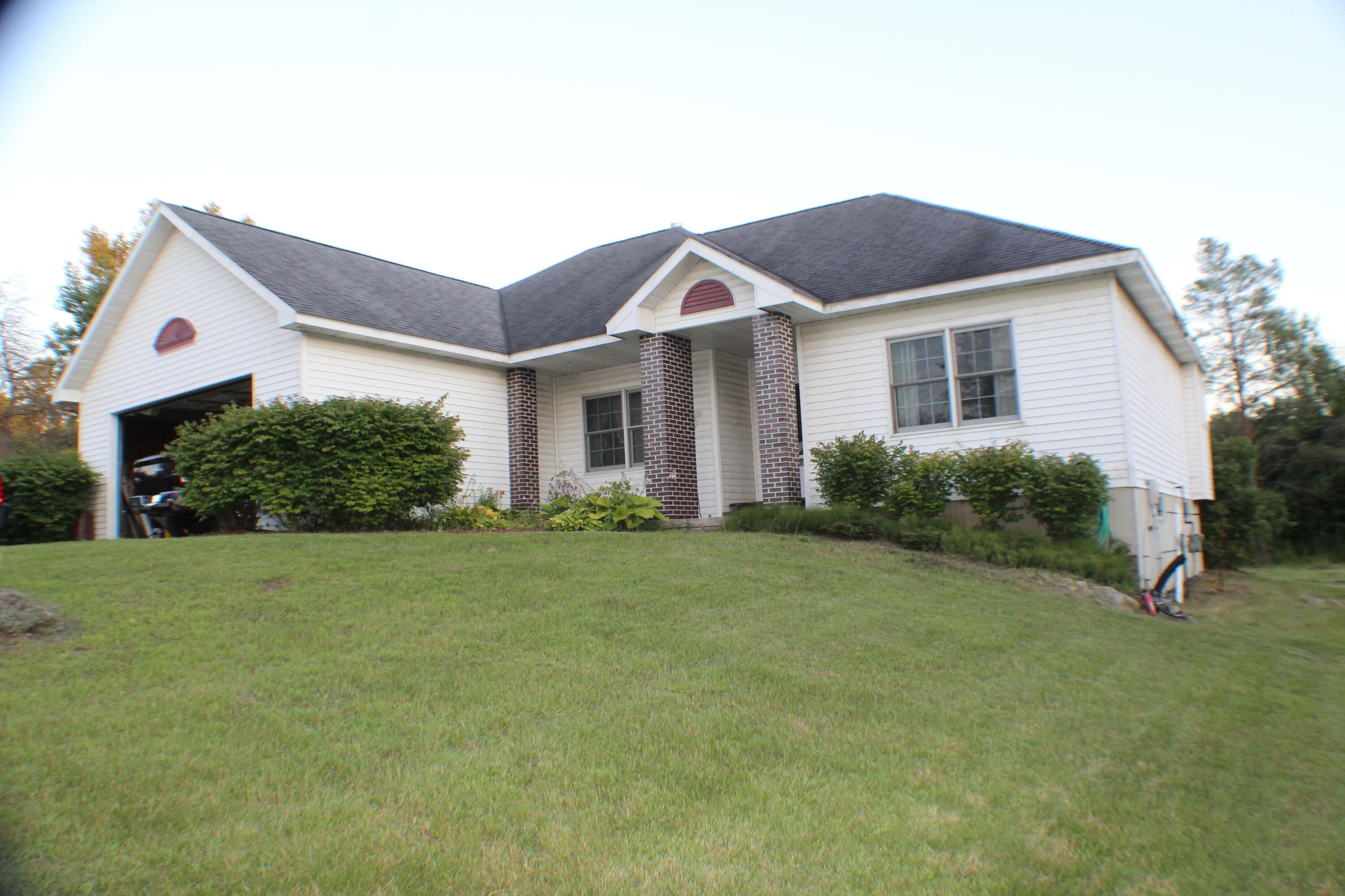 Property Photo:  3210 18 Mile Road NE  MI 49319 