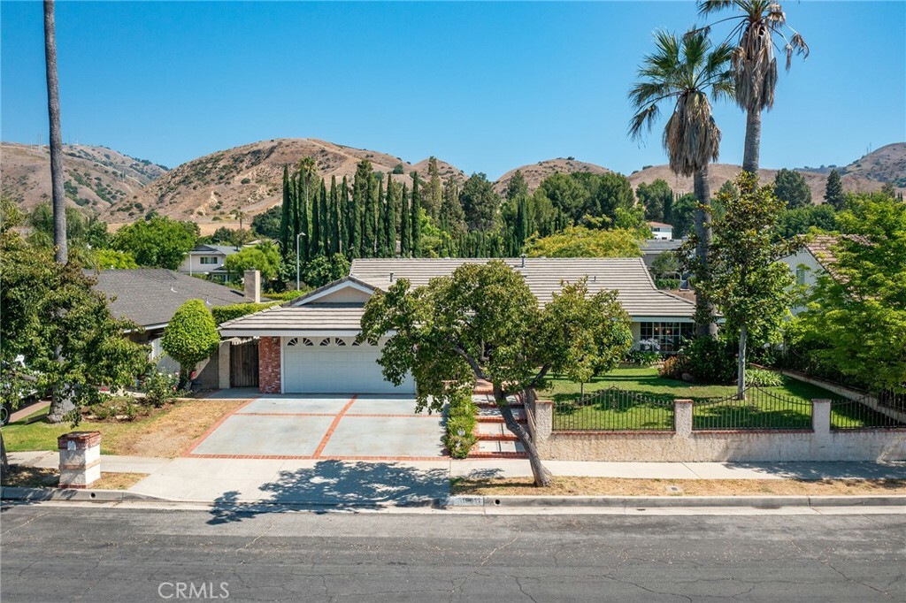 Property Photo:  19011 Castlebay Lane  CA 91326 