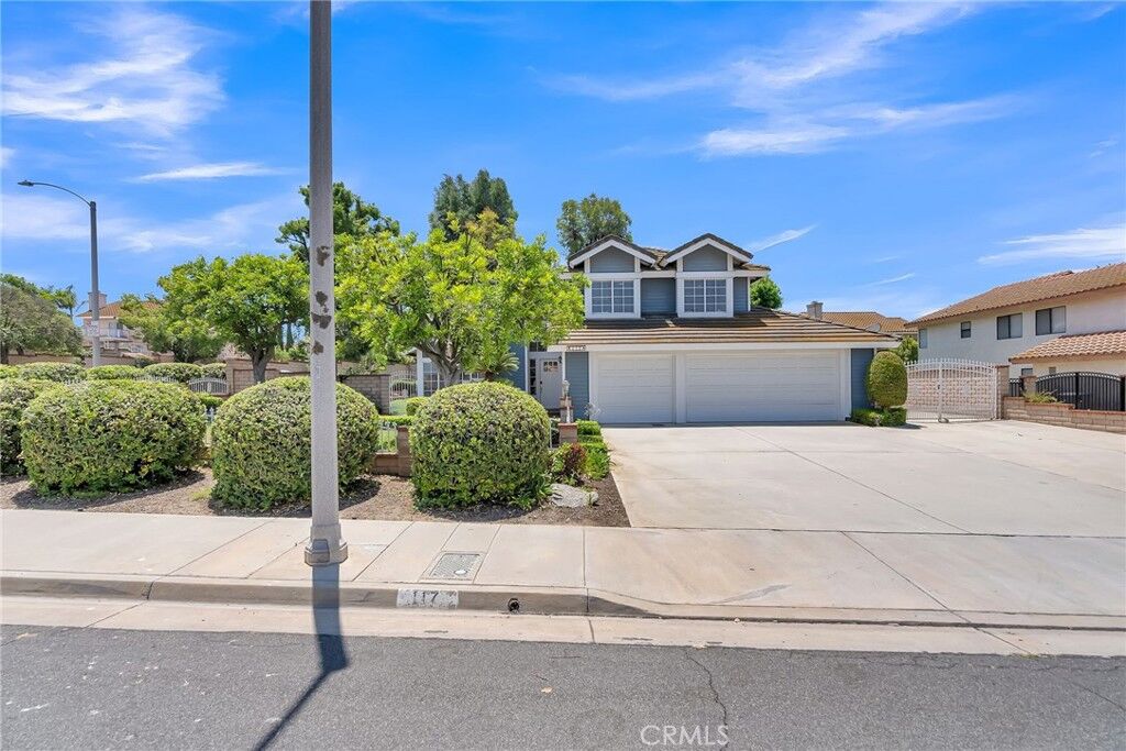 Property Photo: 117 Juniperhill Lane CA 92506